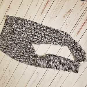 Aztec Black and white Lularoe Leggings